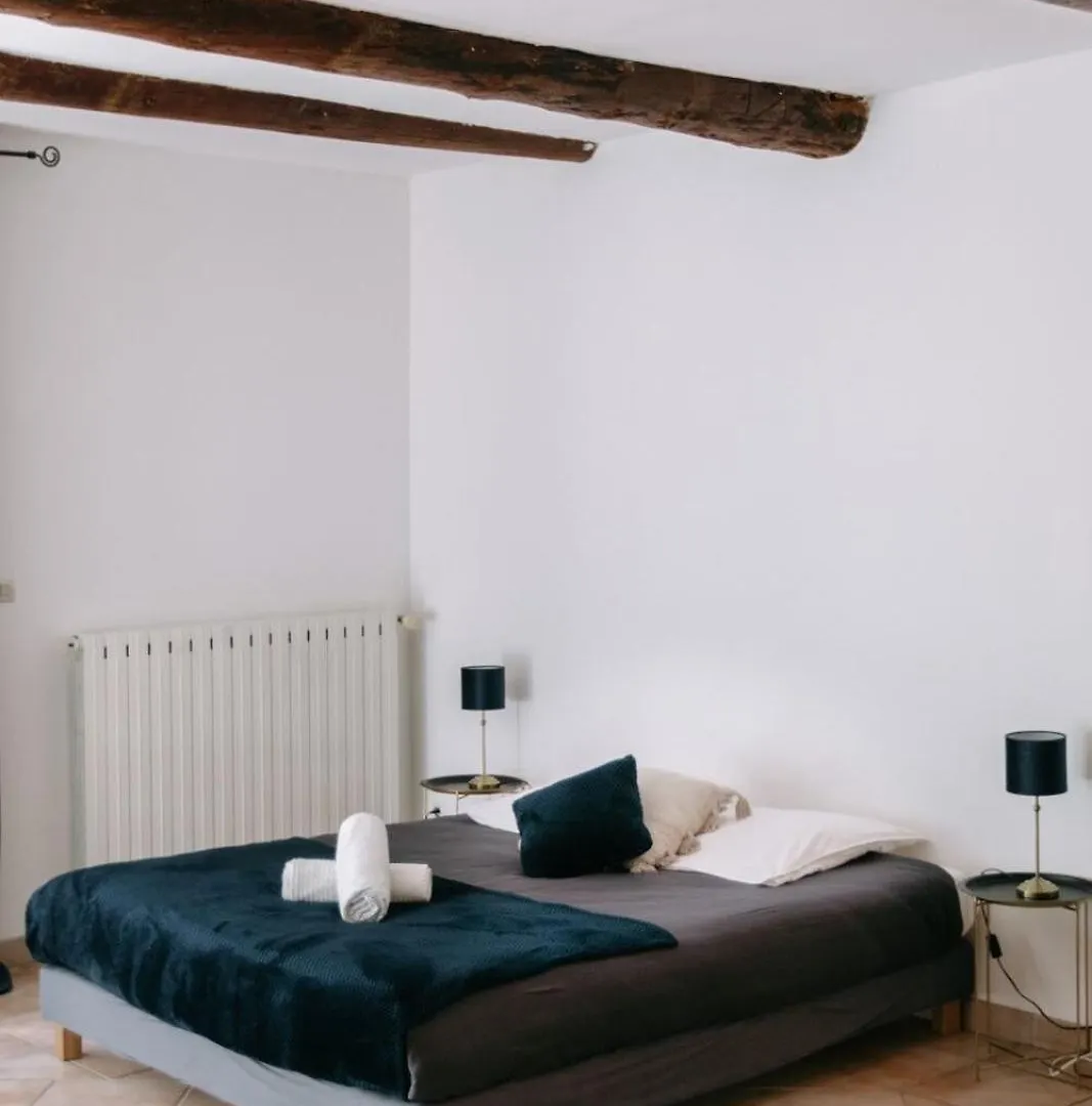 40M2 Suite In 18Th-Century Provencal Farmhouse Althen-des-Paluds 0*,